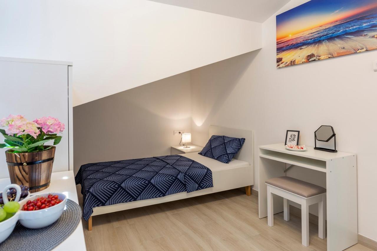 City Apartments Silver Pula Exterior foto